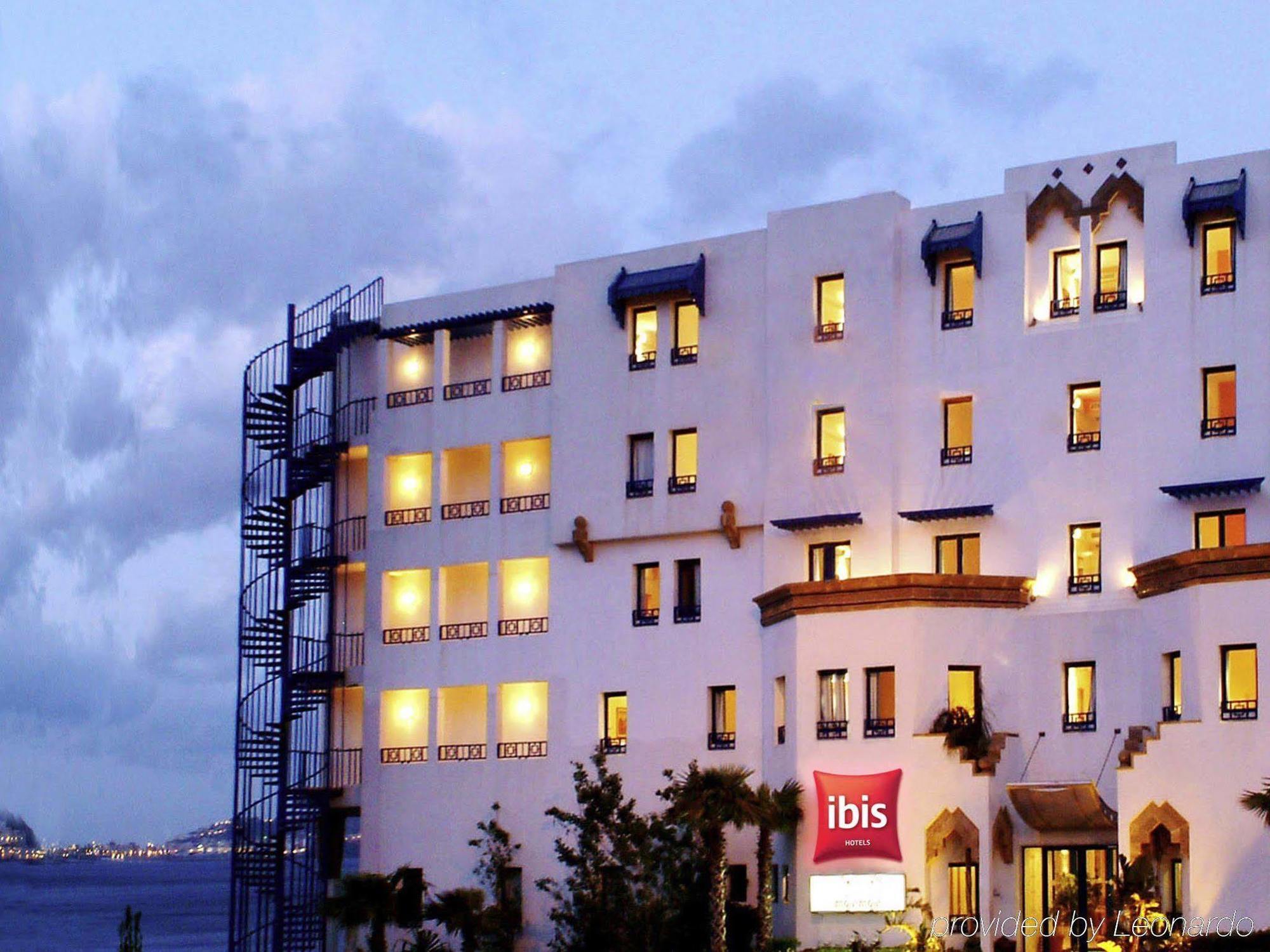 Ibis Fnideq Hotel Екстериор снимка