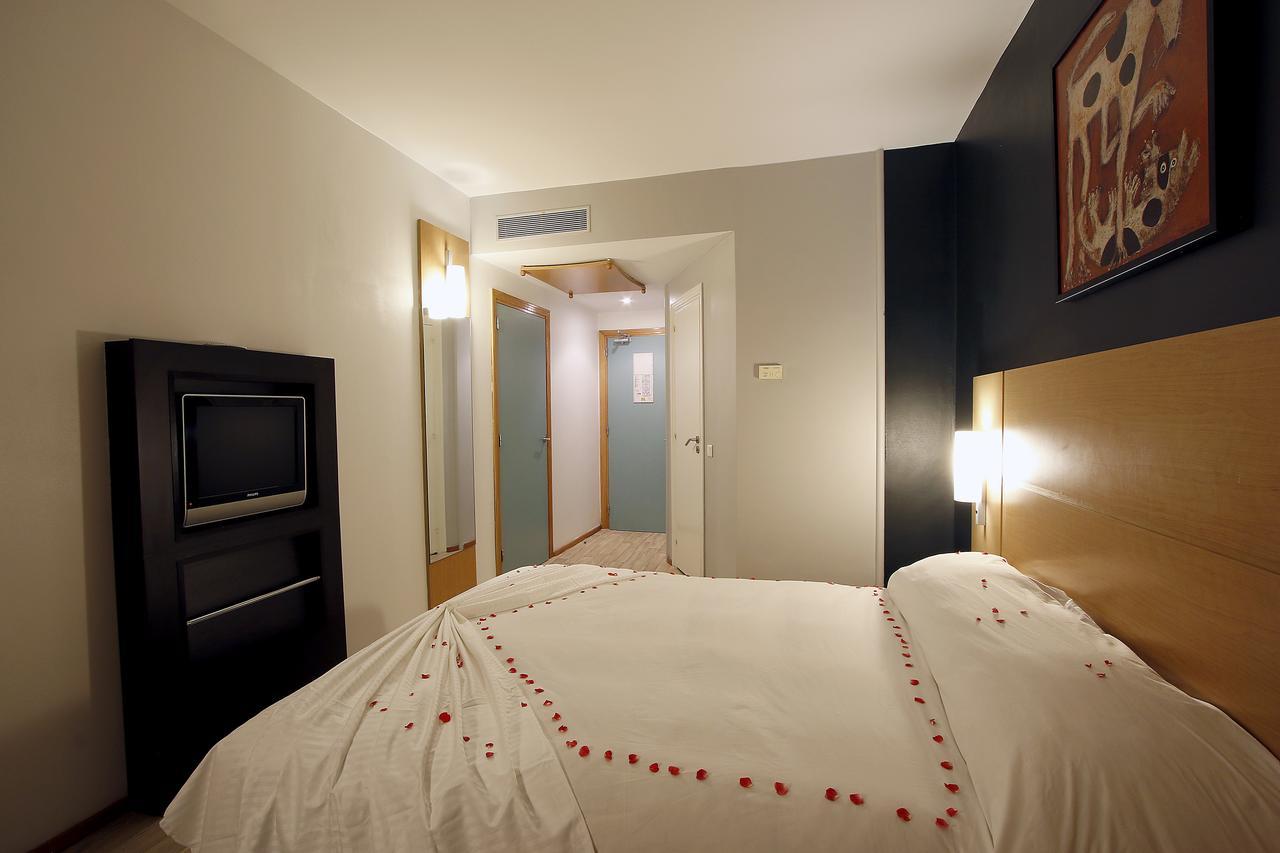 Ibis Fnideq Hotel Екстериор снимка