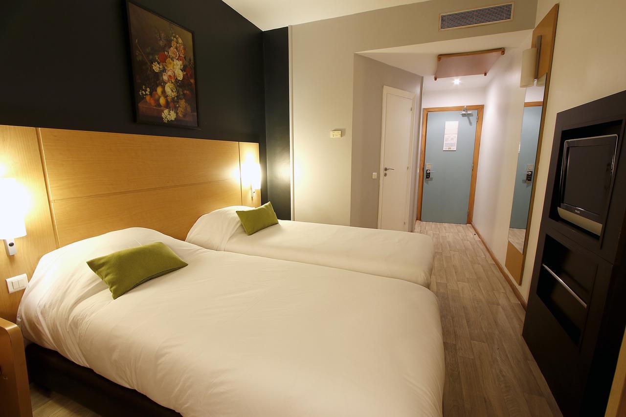 Ibis Fnideq Hotel Екстериор снимка