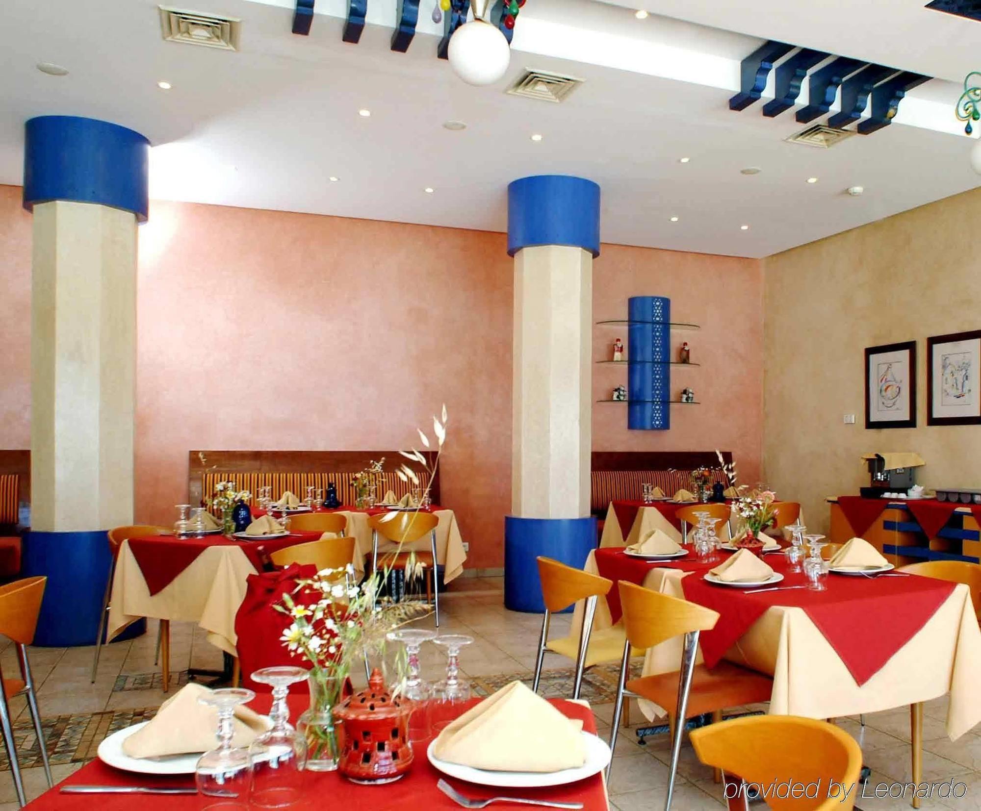 Ibis Fnideq Hotel Екстериор снимка