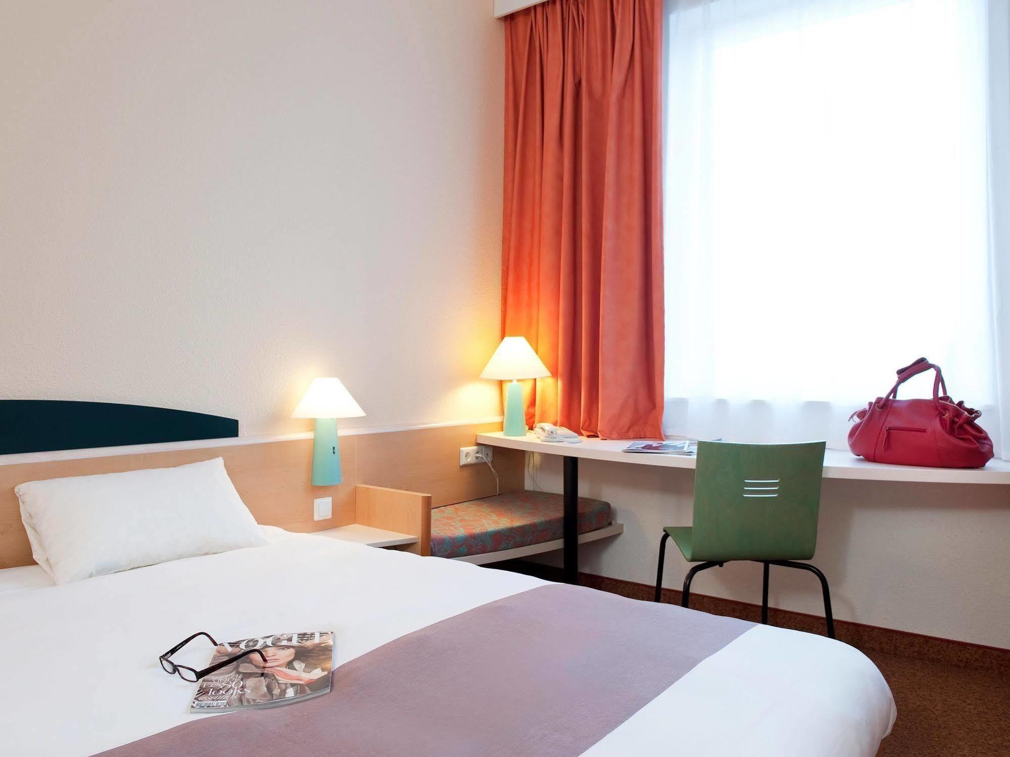 Ibis Fnideq Hotel Екстериор снимка